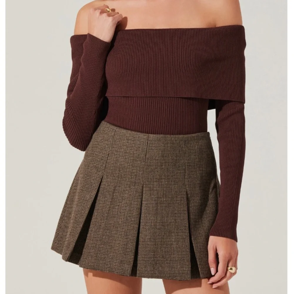 Fold Over Off The Shoulder Rib Sweater In Chocolate Brown - Picture 2 of 4